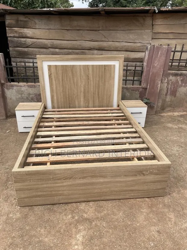 Modern Laminate Double Bed · Photo 1