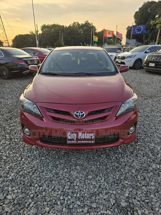 Toyota Corolla S 5-Speed 2013 Burgundy · Photo 1