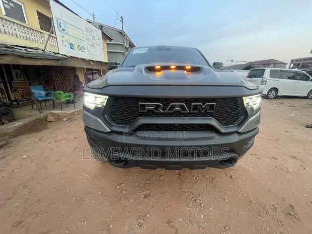 Dodge RAM 2023 Green · Photo 1
