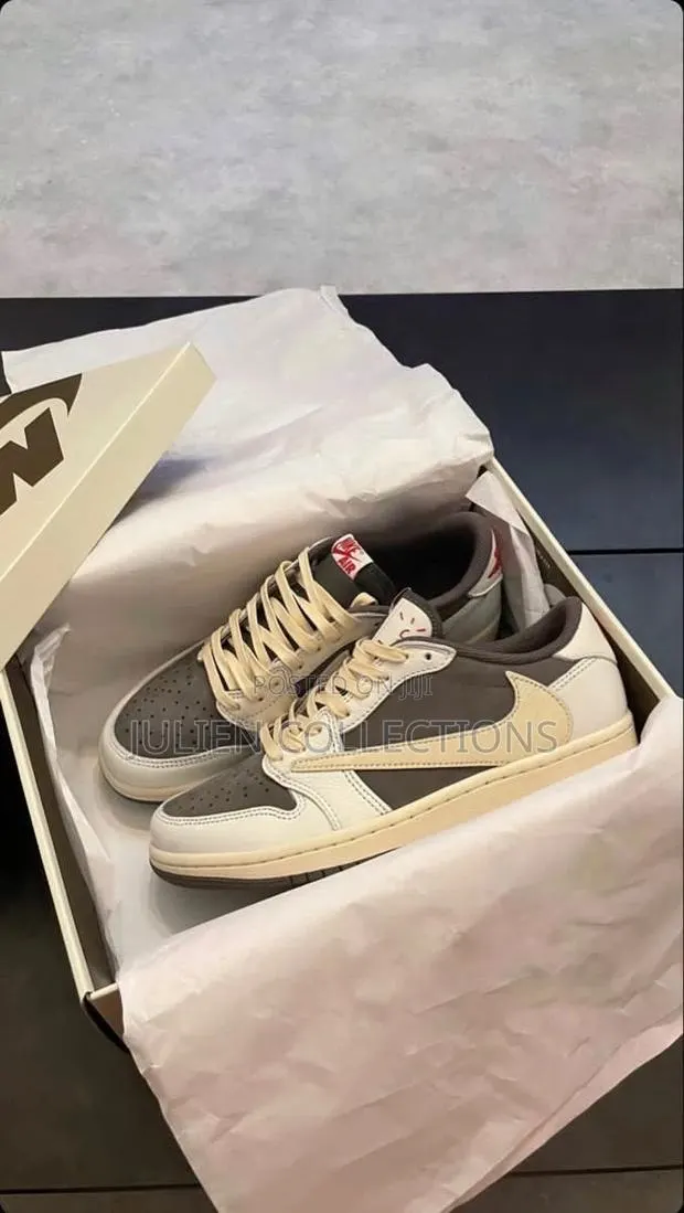 Jordan 1 Low OG Travis Scott · Photo 1