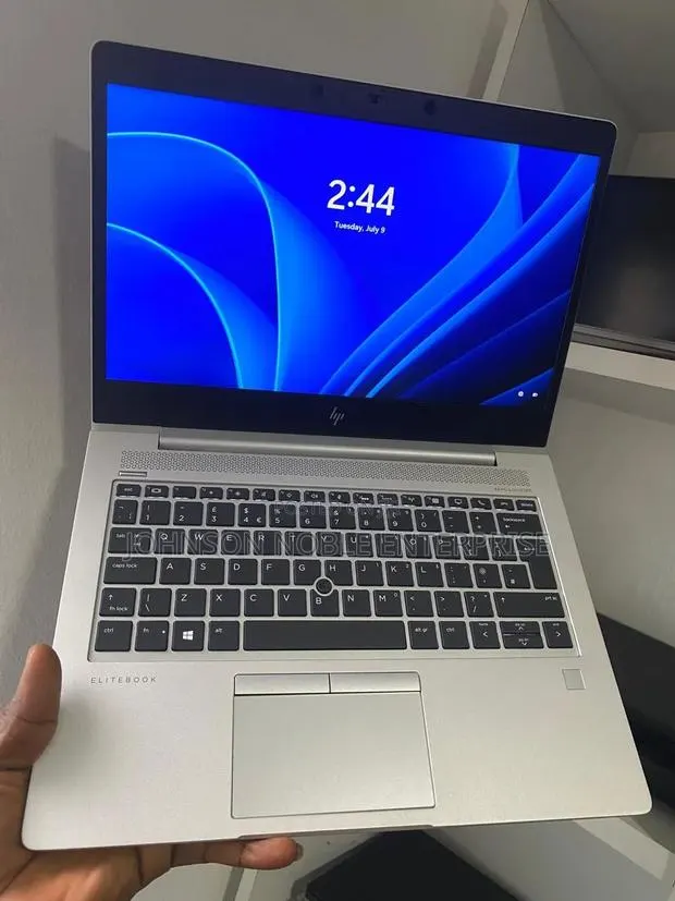 Laptop HP EliteBook 735 G6 8GB AMD Ryzen 5 SSD 256GB · Photo 1