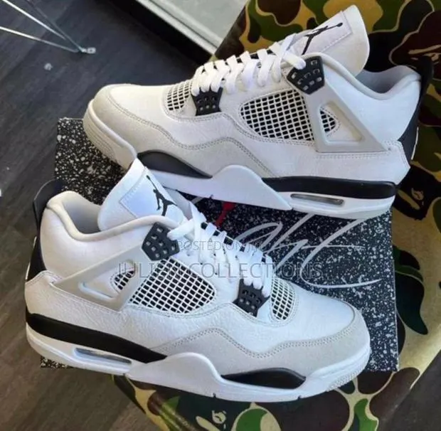 Jordan 4 Military Black · Photo 1