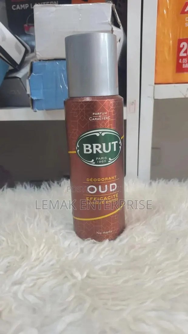 Brut Oud Deodorant Body Spray (200ml) · Photo 1