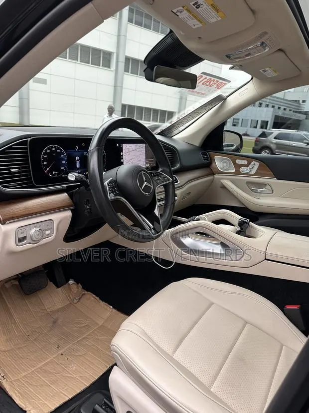 Mercedes-Benz GLE-Class GLE 350 4MATIC AWD 2025 Black · Photo 1