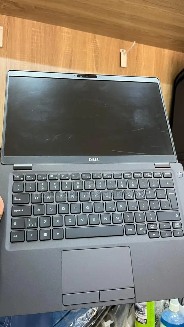 Laptop Dell Latitude 5300 8GB Intel Core i5 SSD 256GB · Photo 1