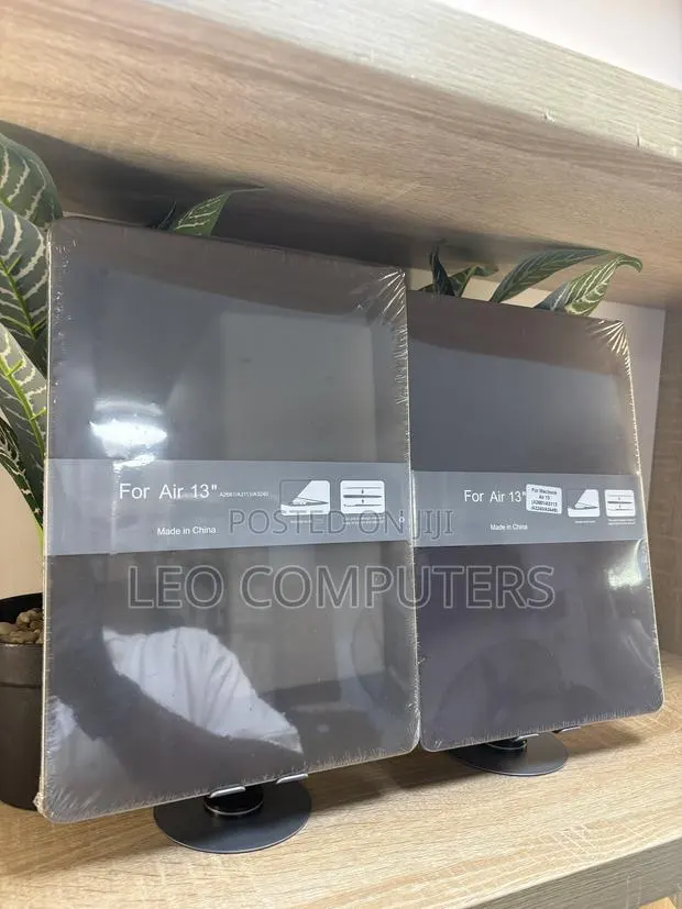 MacBook Air 13.6inches Cases for 2022-2025 · Photo 1
