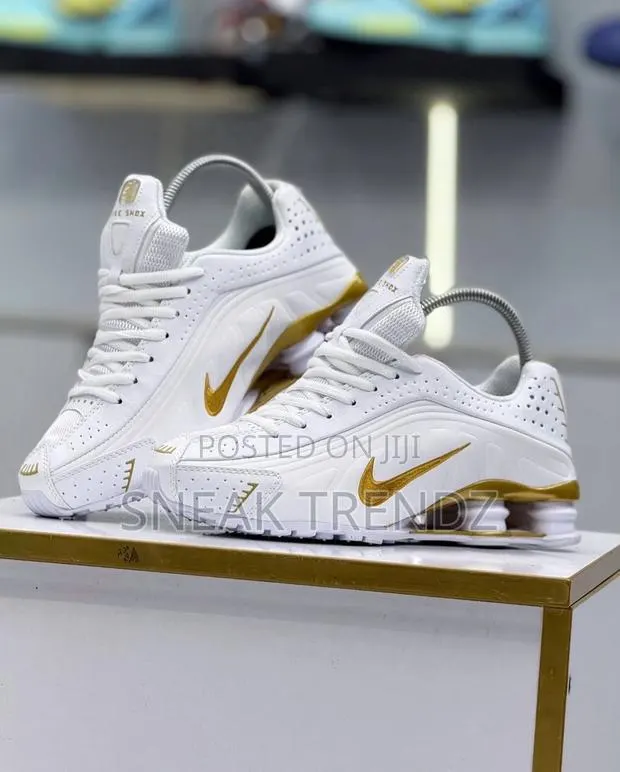 Nike Air Shox 2 White Gold · Photo 1