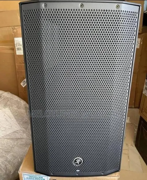 Mackie Thump12a 12" Powered Loudspeaker. · Photo 1