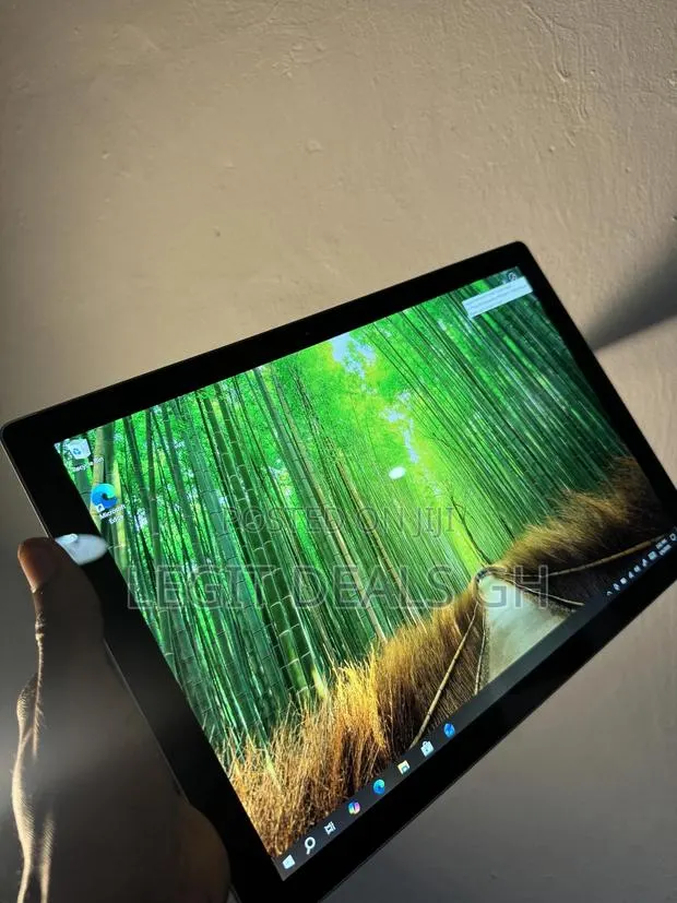Laptop Microsoft Surface Pro 4 8GB Intel Core i5 SSD 256GB · Photo 1