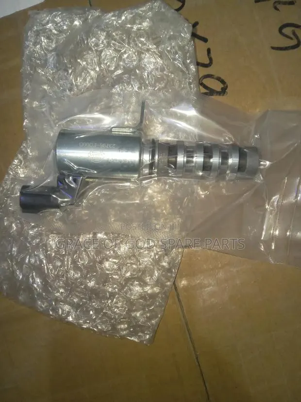 Nissan Versa 2009-2015 VVT Solenoids Sensor Original · Photo 1