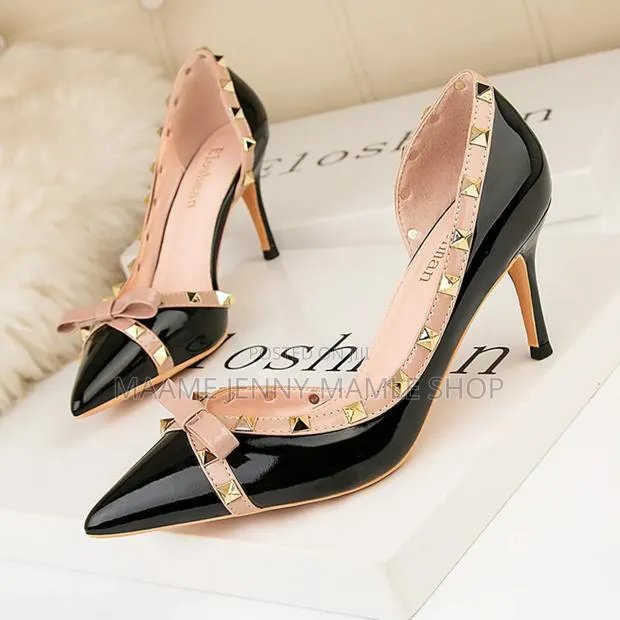 Black Valentino Garavani Leather Shoe · Photo 1