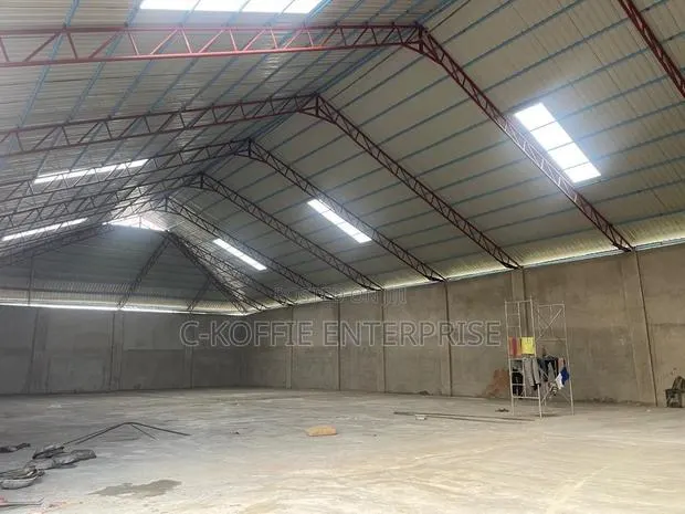 1,000 SQM Warehouse at Tema Roundabout for Rent · Photo 1