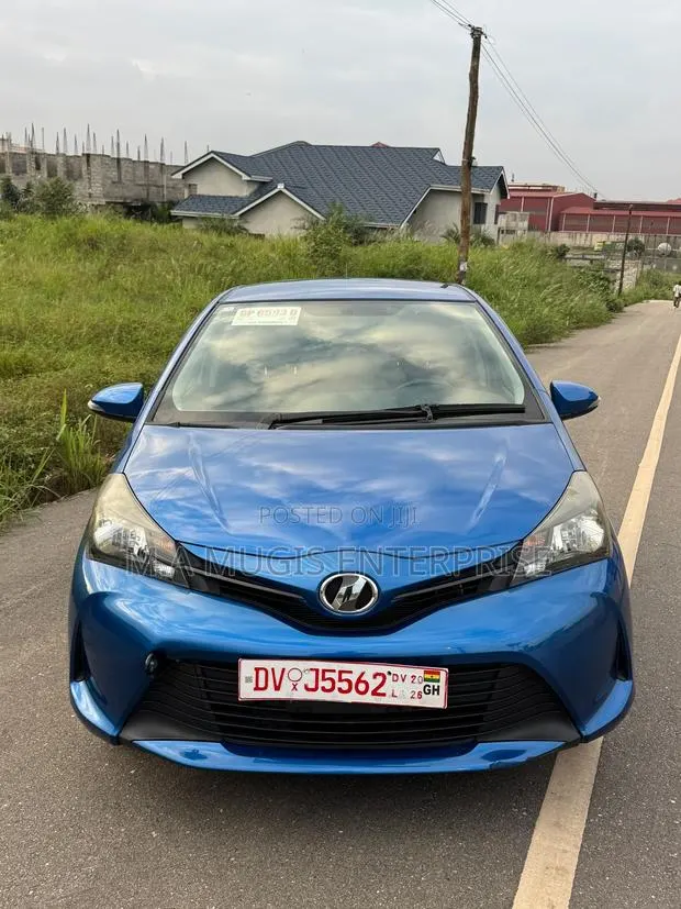 Toyota Vitz 1.0 FWD 3dr 2016 Blue · Photo 1