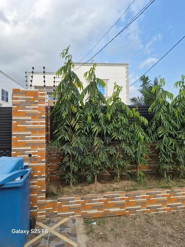 4bdrm Duplex in Amasaman for sale · Photo 1