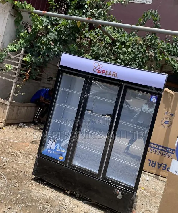 Durable Best 3 Doors Pearl PVC-150 New 950 Liters · Photo 1