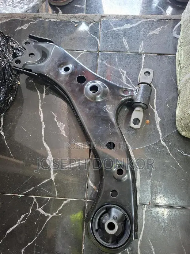 Highlander LOWER ARM 2020,2021,2022,2023,2024,2025 · Photo 1
