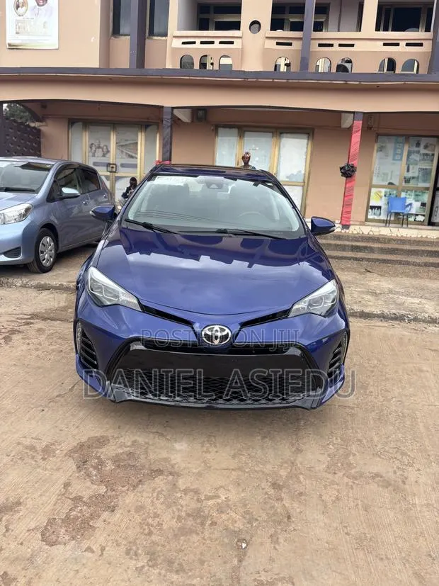 Toyota Corolla SE Special Edition 4dr Sedan (1.8L 4cyl CVT) 2017 Blue · Photo 1