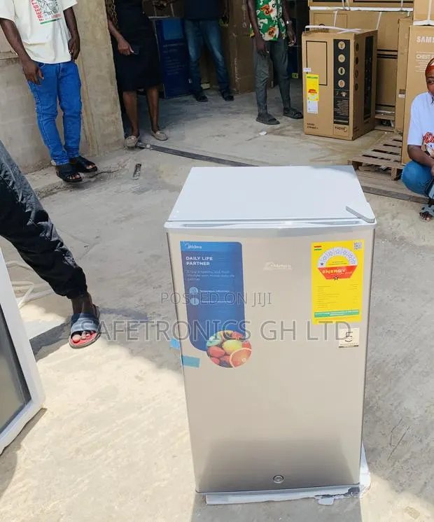 Newly Approved Midea 85l Litres Table Top Refrigerator Mdrd133fgg31 · Photo 1