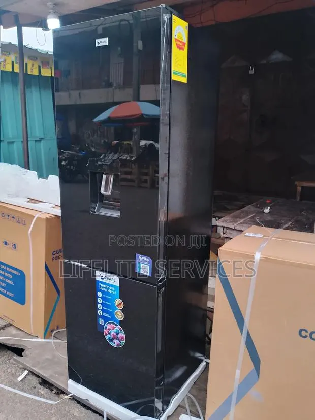 246L Capacity Fridge+ Inbuilt Dispenser Mirror Doors · Photo 1