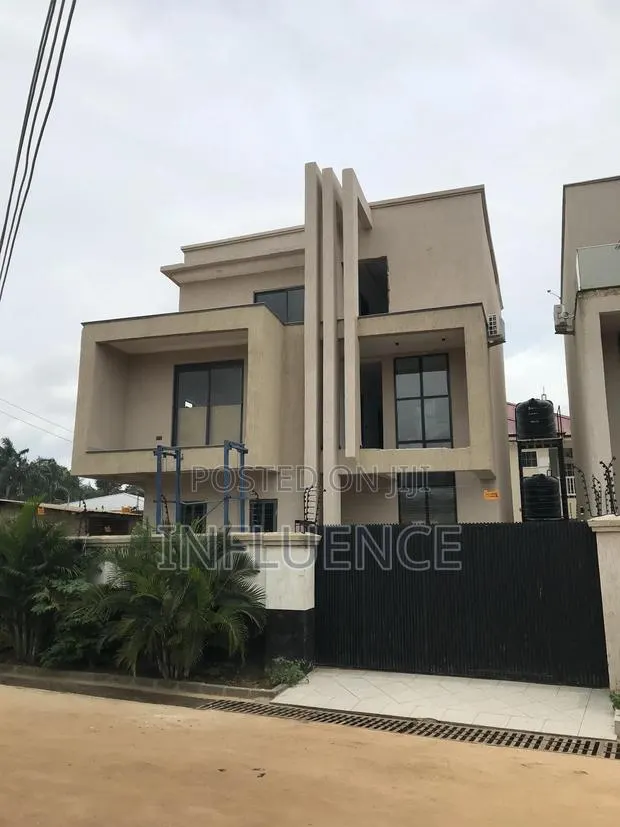 3bdrm House in American House Area, East Legon for sale · Photo 1