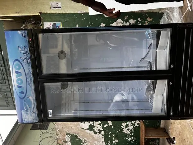 Novo Showcase Fridge 580 Litres · Photo 1