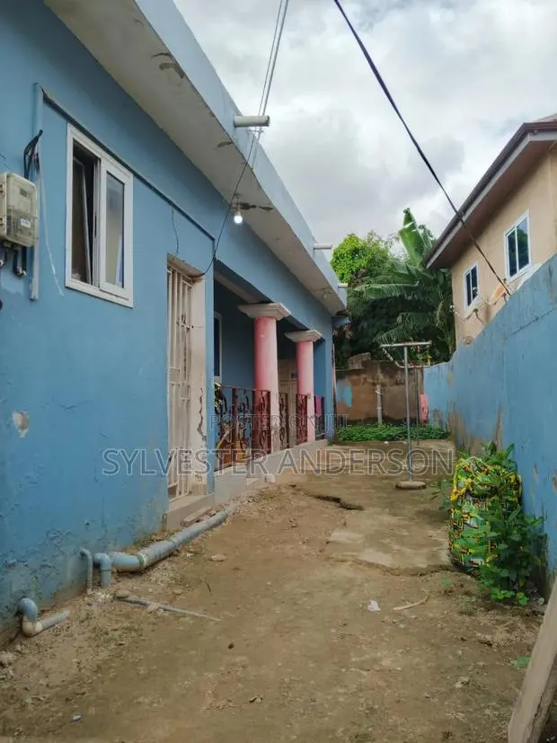 3 Bedrooms Self Compound for Rent · Photo 2