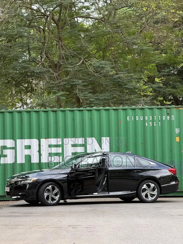 Honda Accord EX (1.5L 4cyl Turbo CVT) 2019 Black · Photo 1
