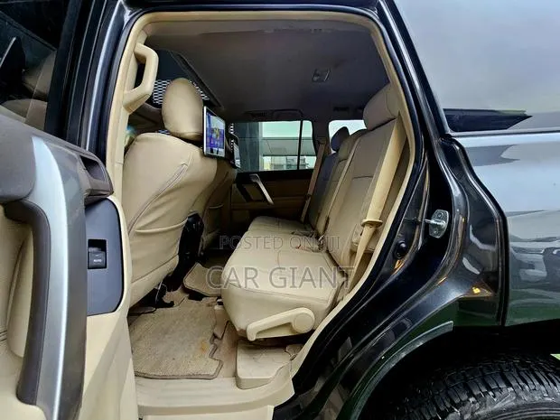 Toyota Land Cruiser Prado 4.0 2022 Gray · Photo 1