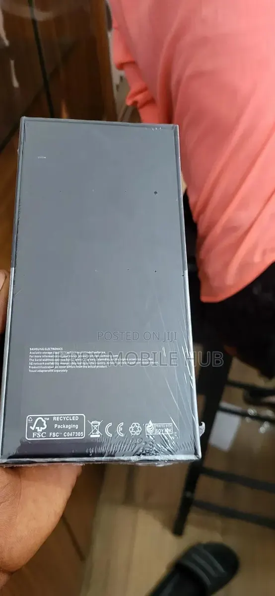 New Samsung Galaxy Z Flip4 256 GB Black · Photo 1