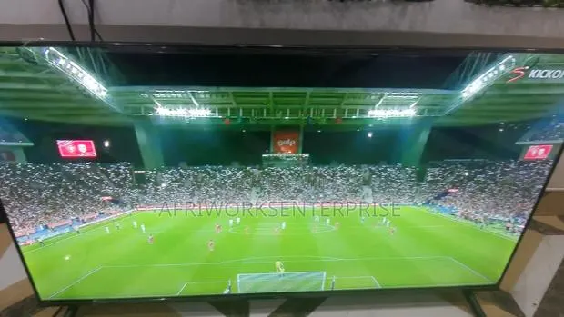 Hikers 43" Smart TV Slightly Used · Photo 1