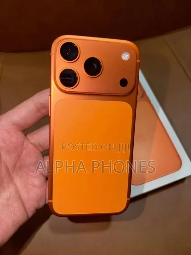 Apple iPhone 17 Pro Max 512 GB Orange · Photo 1
