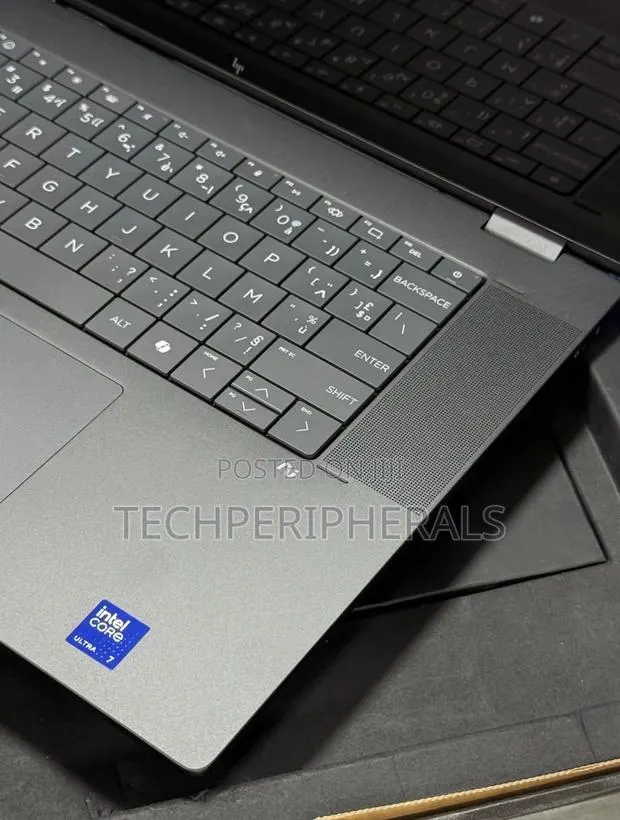 New Laptop HP OmniBook X Flip 16" 16GB Intel Core Ultra 7 SSD 1T · Photo 3