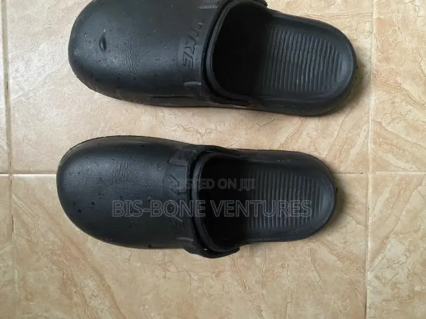 Crocs Crocs Slippers · Photo 1