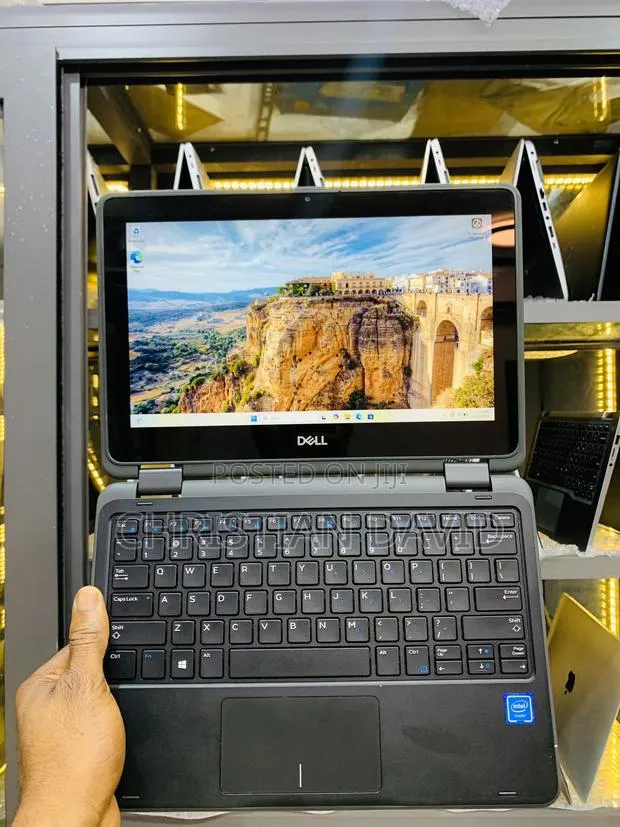 Laptop Dell Latitude 11 3190 8GB Intel SSD 128GB · Photo 1