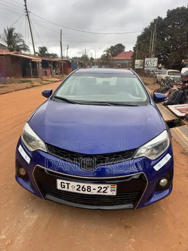 Toyota Corolla S Premium 4dr Sedan (1.8L 4cyl CVT) 2015 Blue · Photo 1