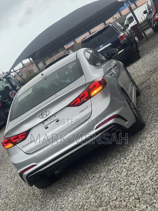 Hyundai Elantra Sport 2018 · Photo 1