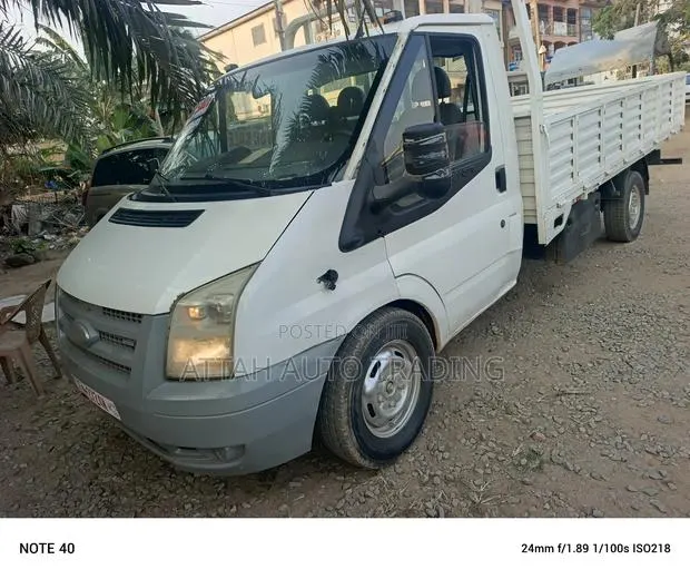 Mini Ford Transit Truck · Photo 1
