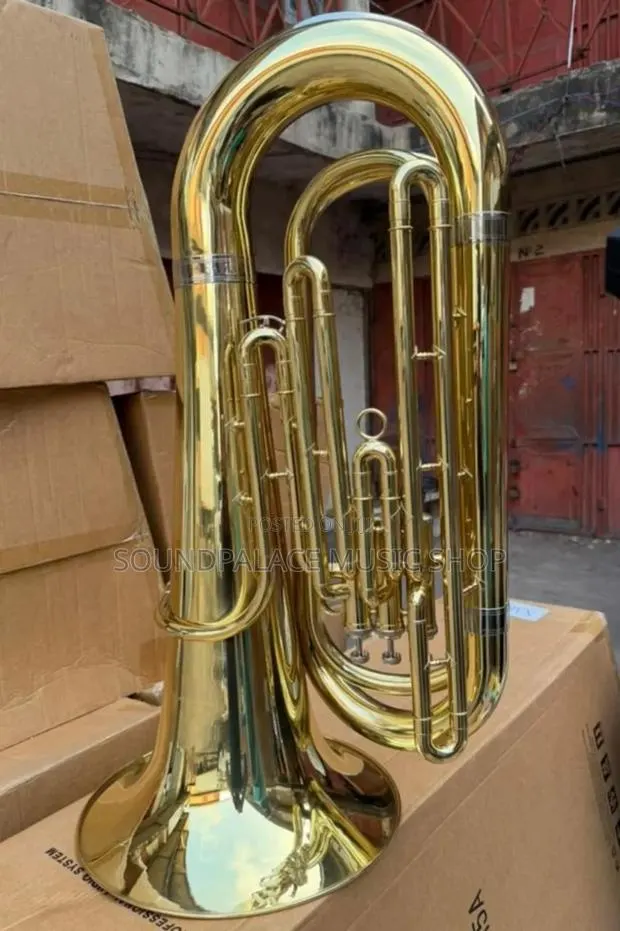 Yamaha YBB-321 Bb Tuba · Photo 1