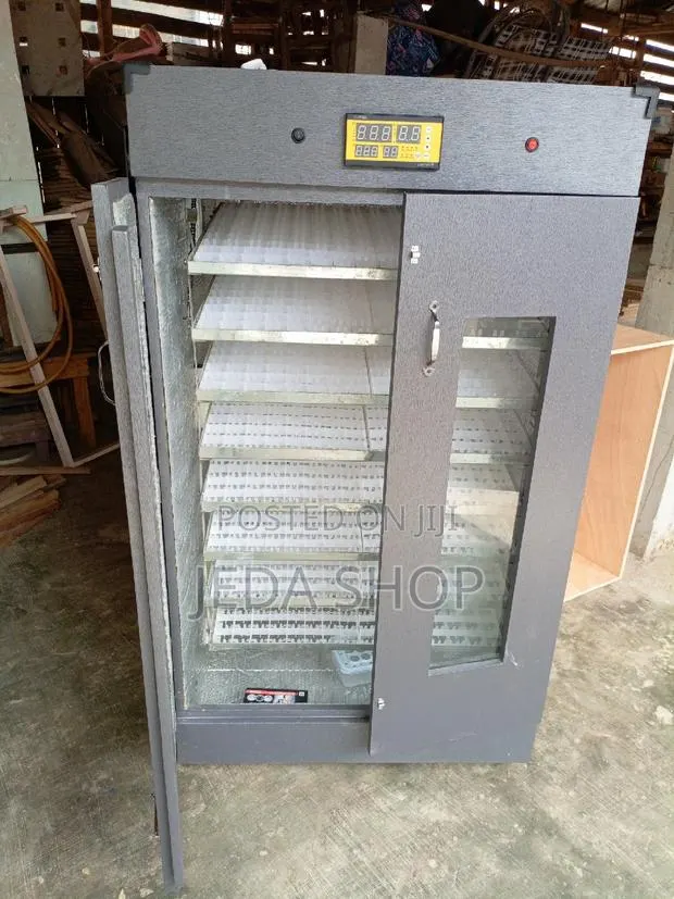 Automatic Incubator · Photo 1