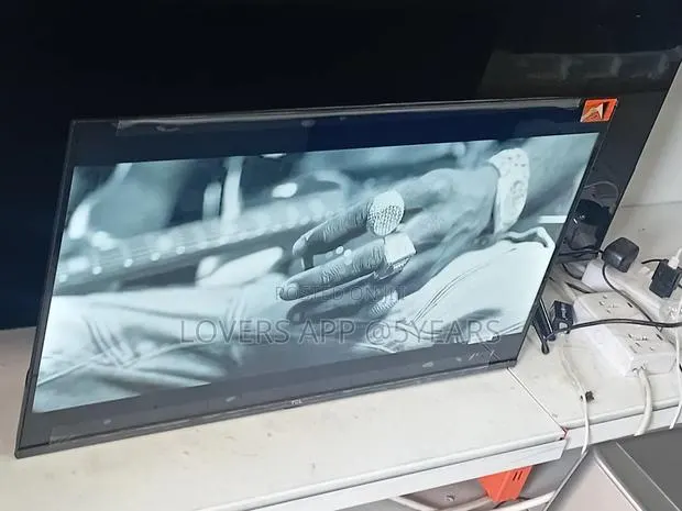 High Definition 32inches TCL Tv · Photo 1
