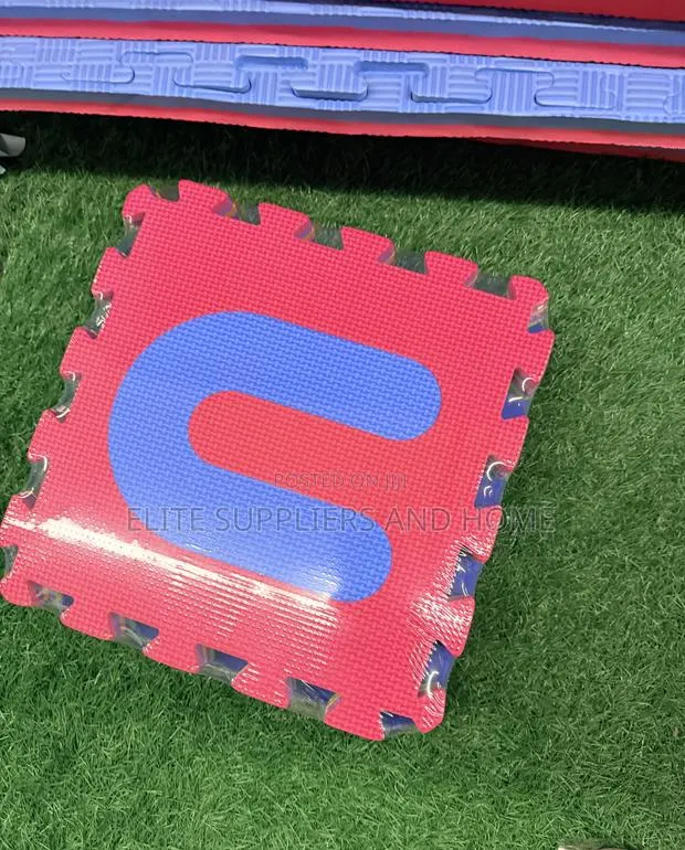 Puzzle Floor Mat 30x30cm (10 PCS ) · Photo 1