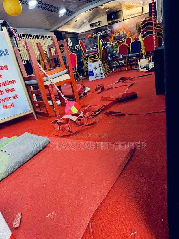 Red Wine Domestic Woolen Floor Carpet for Church Auditorium · Photo 1