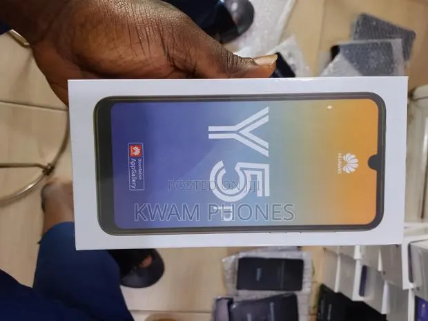 New Huawei Y5 Prime 2018 16 GB Purple · Photo 1