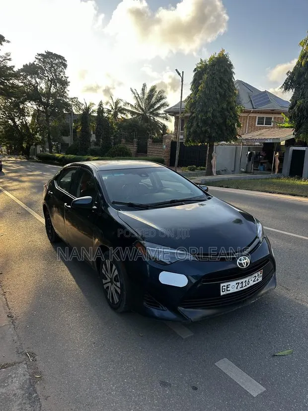 Toyota Corolla LE 4dr Sedan (1.8L 4cyl CVT) 2017 Black · Photo 1