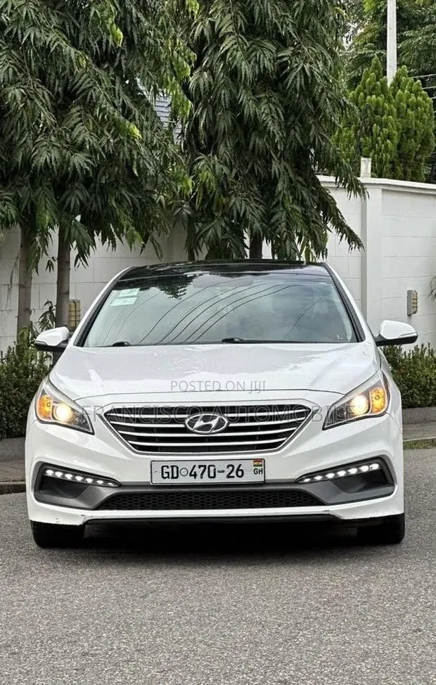 Hyundai Sonata Sport 2.0T Sedan FWD (2.0L 4cyl 6A) 2017 White · Photo 1