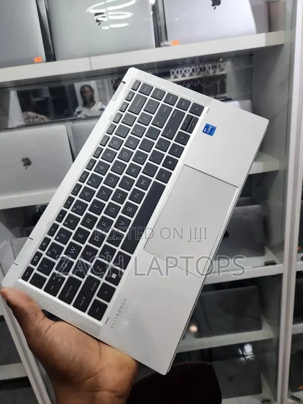 Laptop HP EliteBook 1040 G8 16GB Intel Core i7 SSD 512GB · Photo 1