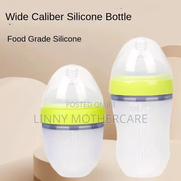 BPA-Free Silicone Feeding Bottle · Photo 3