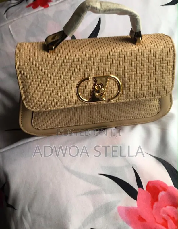 Pretty Fashion Handbag · Photo 1