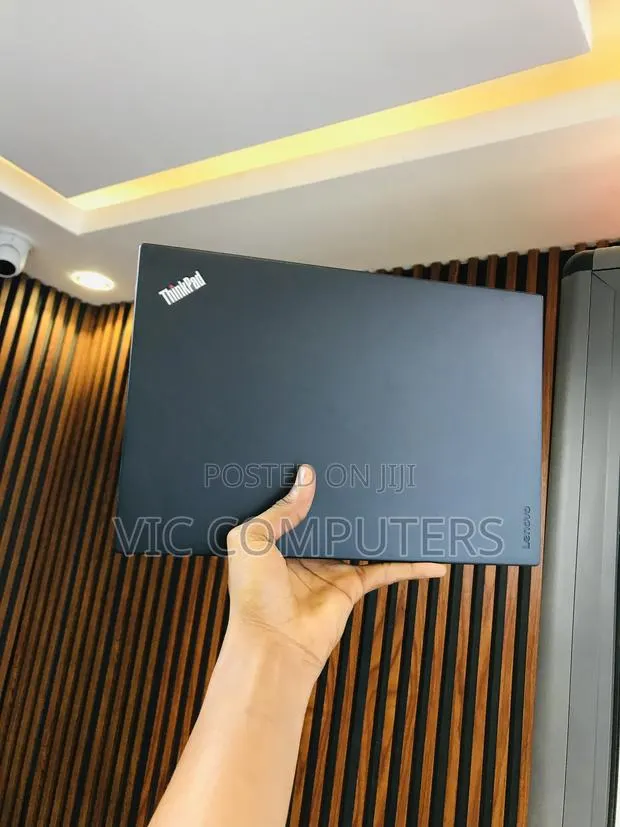 Laptop Lenovo ThinkPad X270 8GB Intel Core i5 SSD 256GB · Photo 1