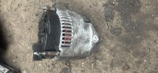 Land Rover Alternator 2010 2012 2013 · Photo 1